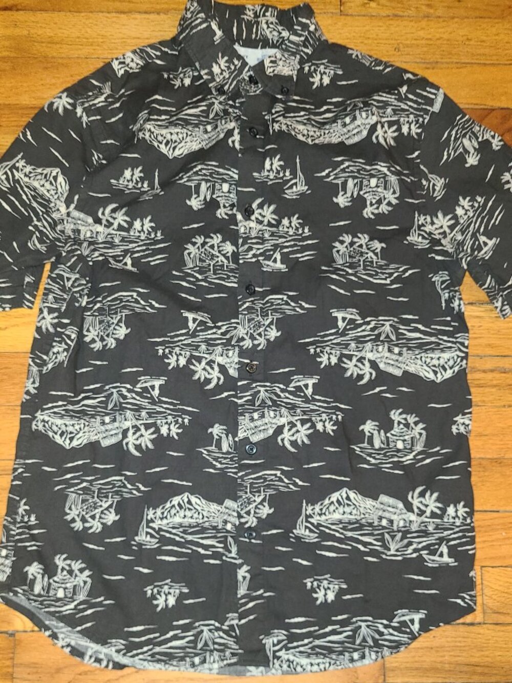 Old Navy Slim Fit, flex , cotton button down shirt sz Small; Island, Palm tree